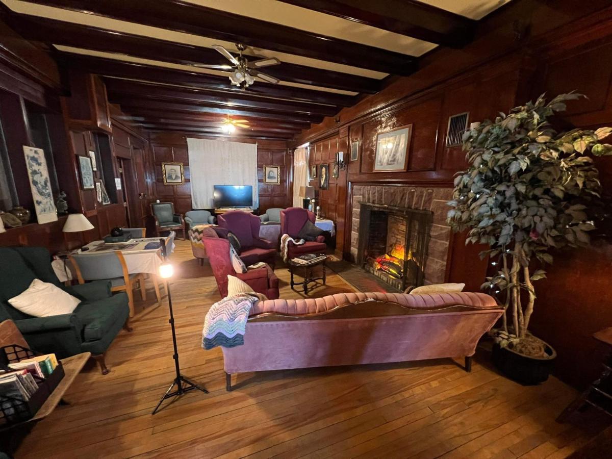 Red Rock Inn ภายนอก รูปภาพ